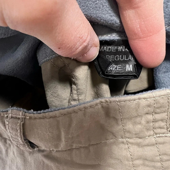 Size medium mountain hardwear active shorts for hiking , climbing etc​ - Picture 7 of 7